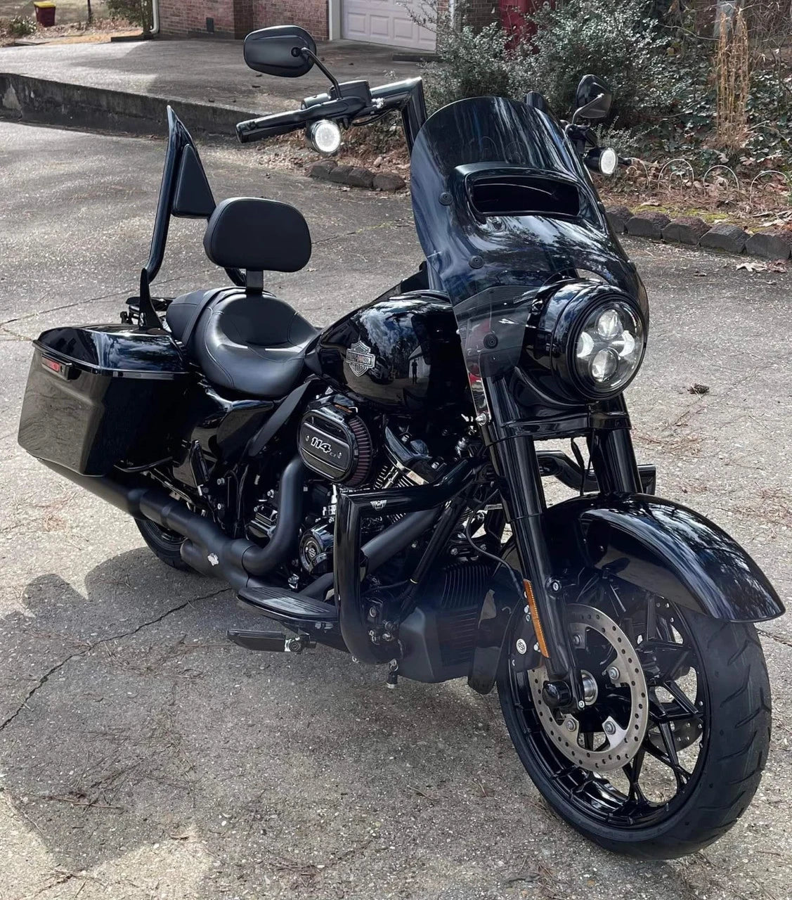 Wings Custom King Rhino 2" Engine Guard / Crash Bar - Street Glide 10-26 - Gloss Black / Matte Black