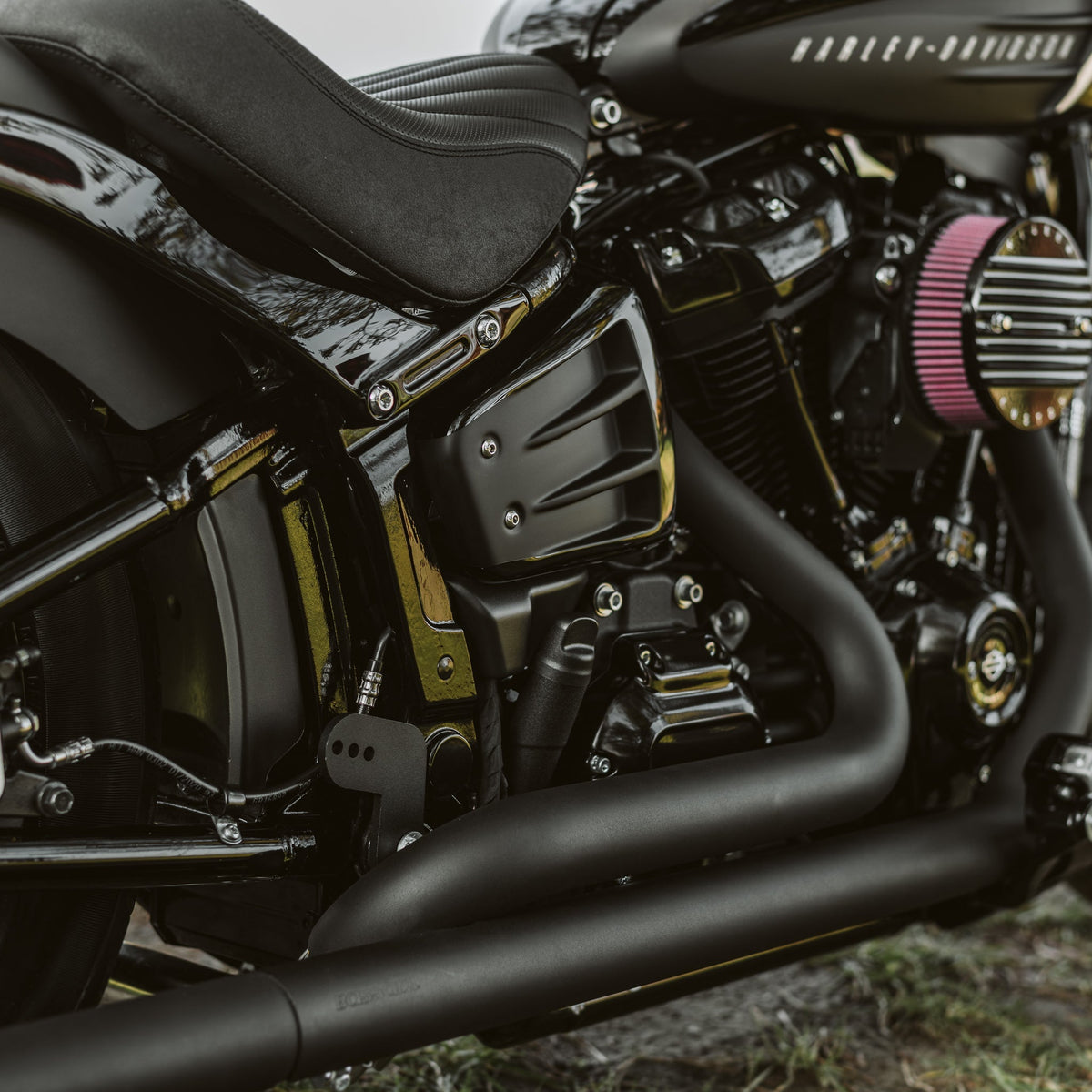 Killer Custom Side Covers "Avenger" - Softail 18-up