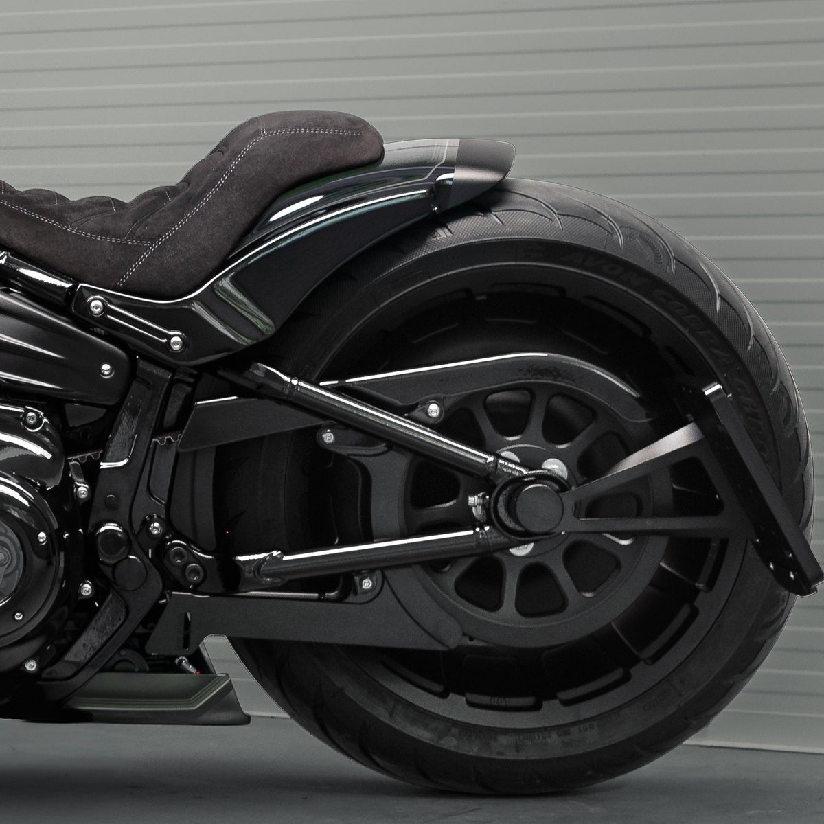 Killer Custom Rear Fender "Avenger" with Integrated Lights - Breakout / Fat Boy 25-up