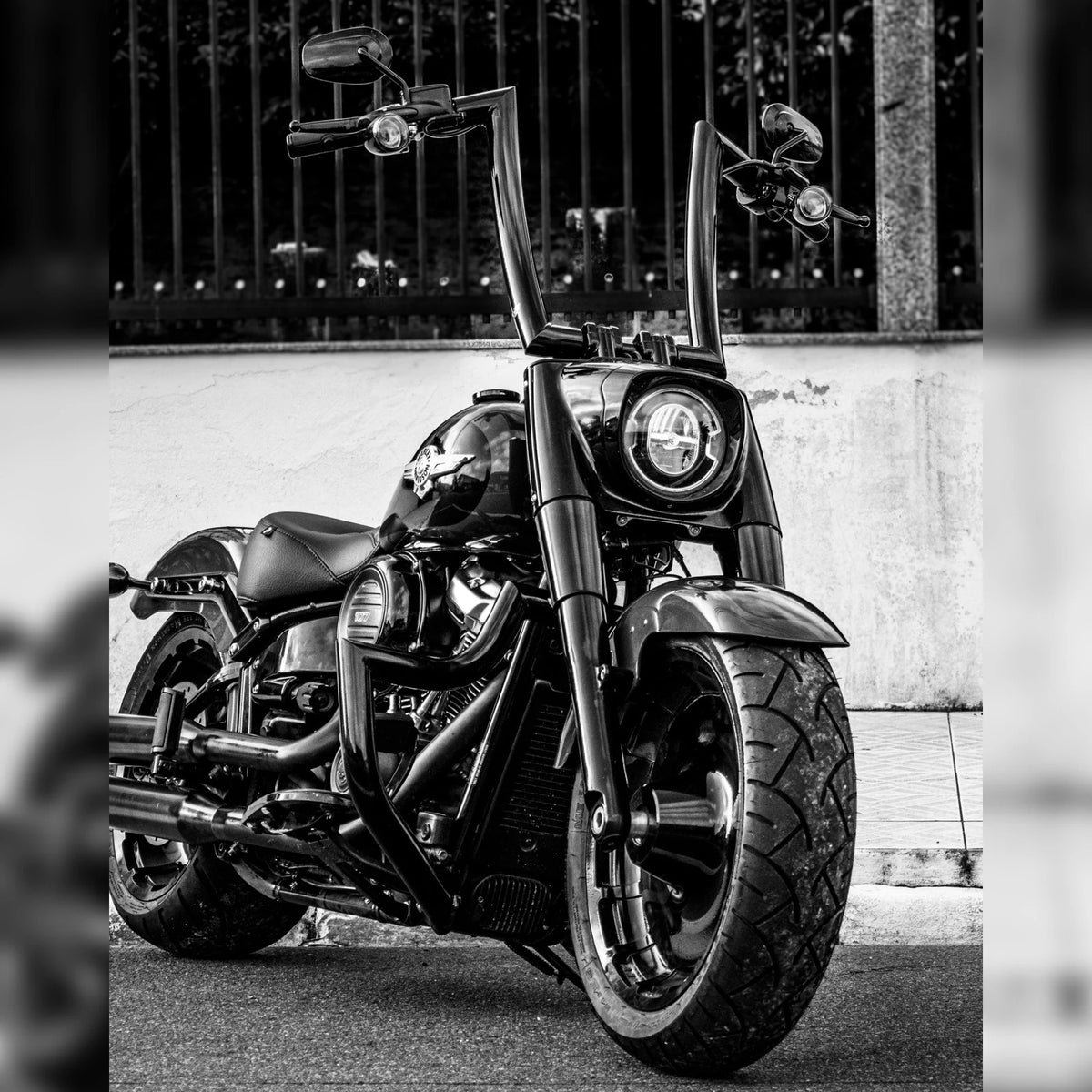 Wings Custom King Curve Rhino 2" Handlebars - Fat Boy 00-26 - Gloss Black / Matte Black