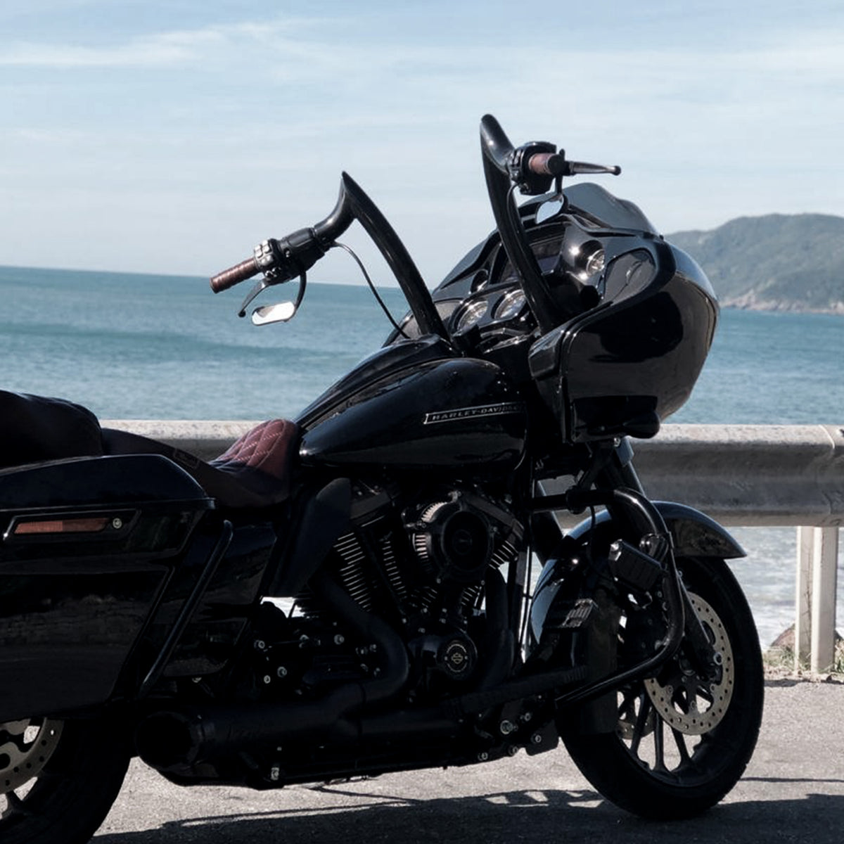 Wings Custom Diablo Rhino 2" Handlebars - Road Glide 00-26 - Gloss Black / Matte Black