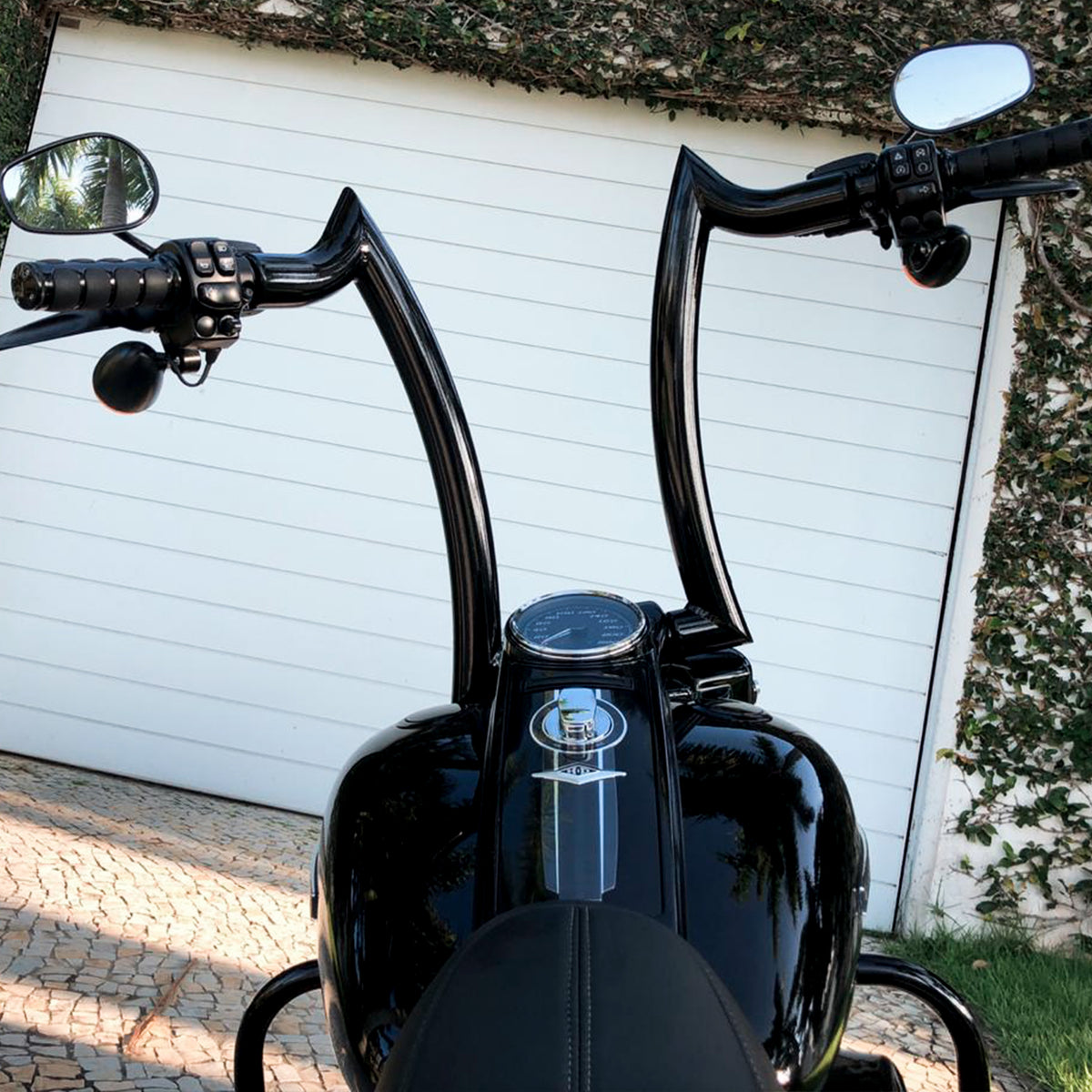 Wings Custom Diablo Rhino 2" Handlebars - Road King 00-24 - Gloss Black / Matte Black