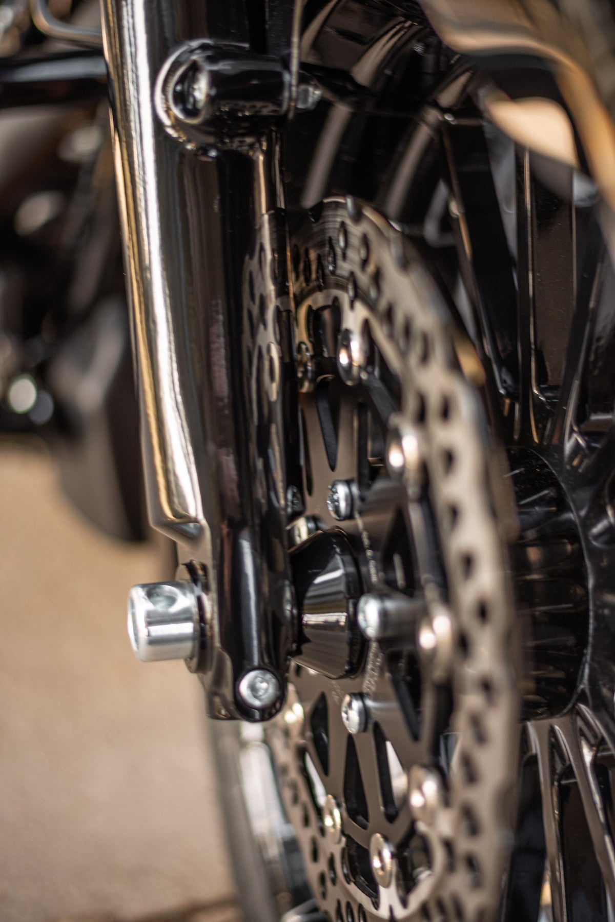 Killer Custom Front Wheel Spacer, Right Side (ABS) - Heritage / Deluxe 18-up
