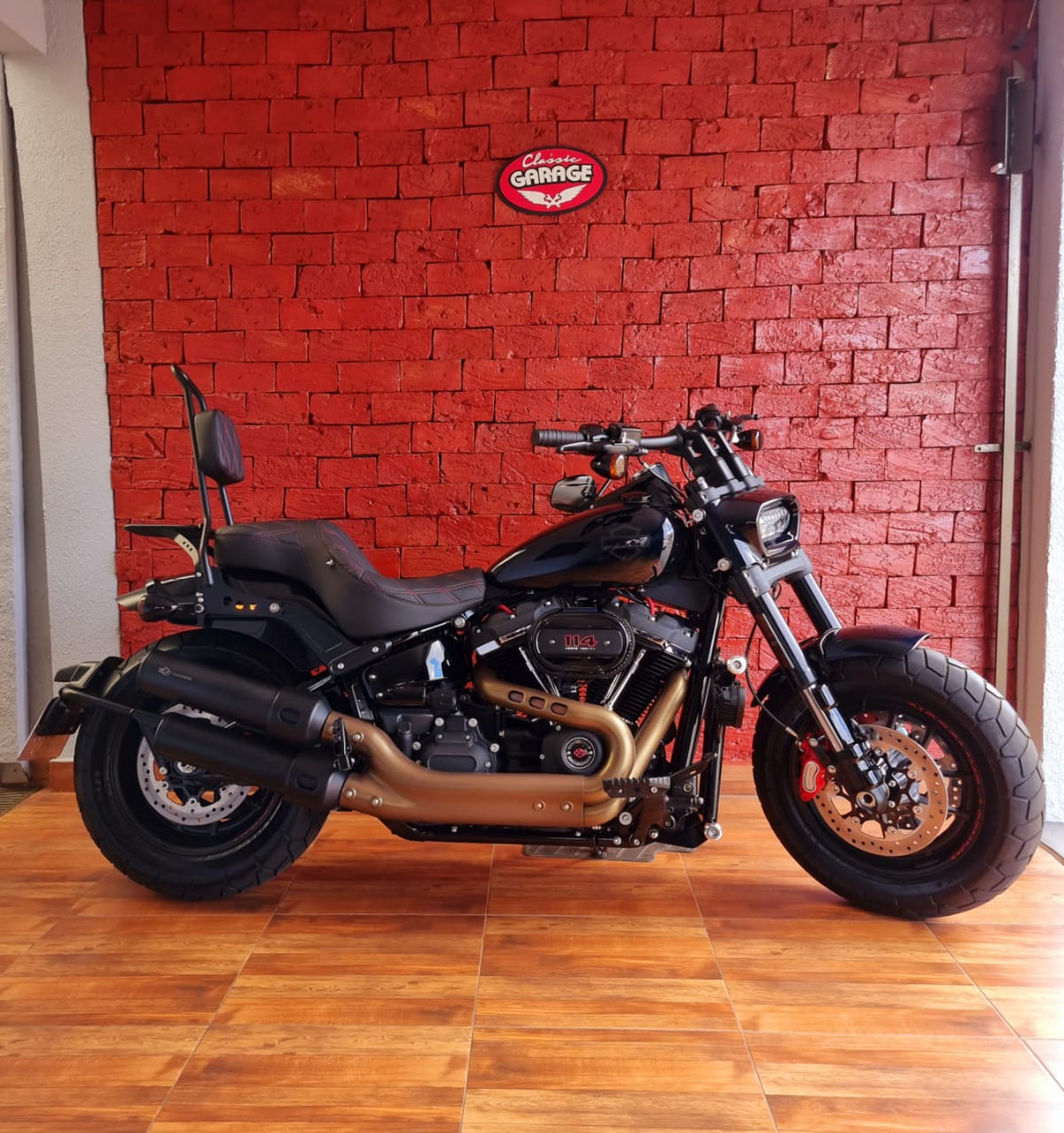 Wings Custom Sissy Bar King 25" Detachable with Luggage Rack - Fat Bob 18-24 - Gloss Black / Matte Black