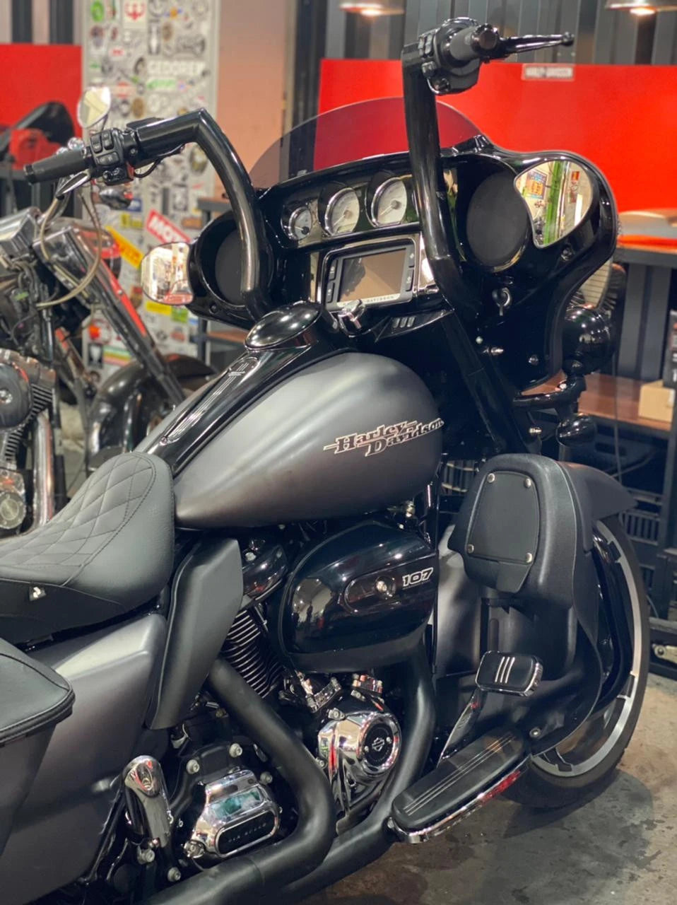 Wings Custom Front King Rhino 2" Handlebar Kit with Cables - Electra Glide 14-20 (Hydraulic Clutch) - Gloss Black / Matte Black
