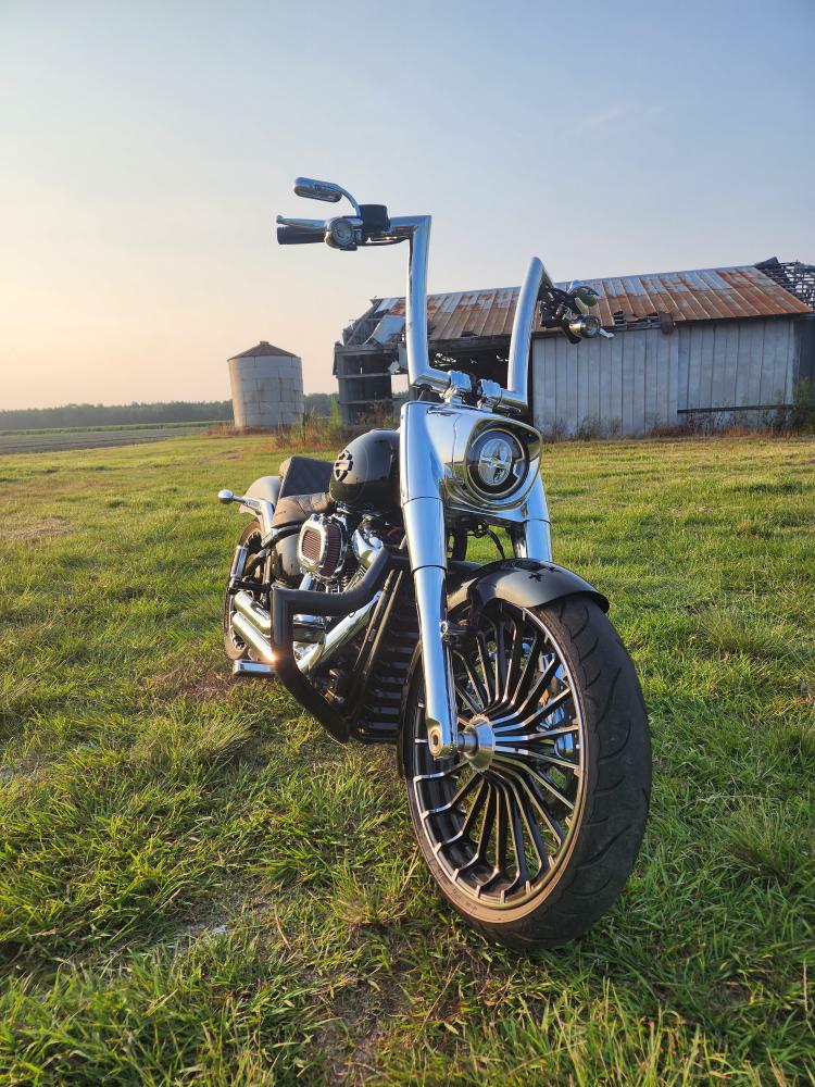 Wings Custom King Rhino 2" Engine Guard / Crash Bar - Fat Boy 18-26 - Gloss Black / Matte Black