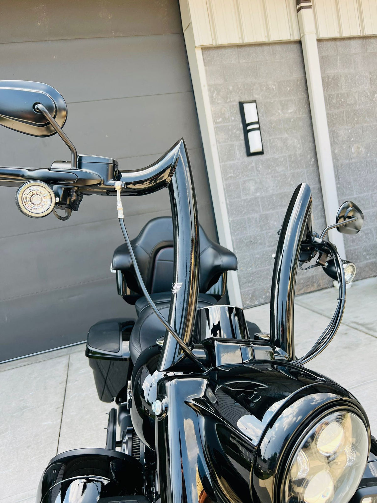 Wings Custom Diablo Rhino 2" Handlebars - Road King 00-24 - Gloss Black / Matte Black