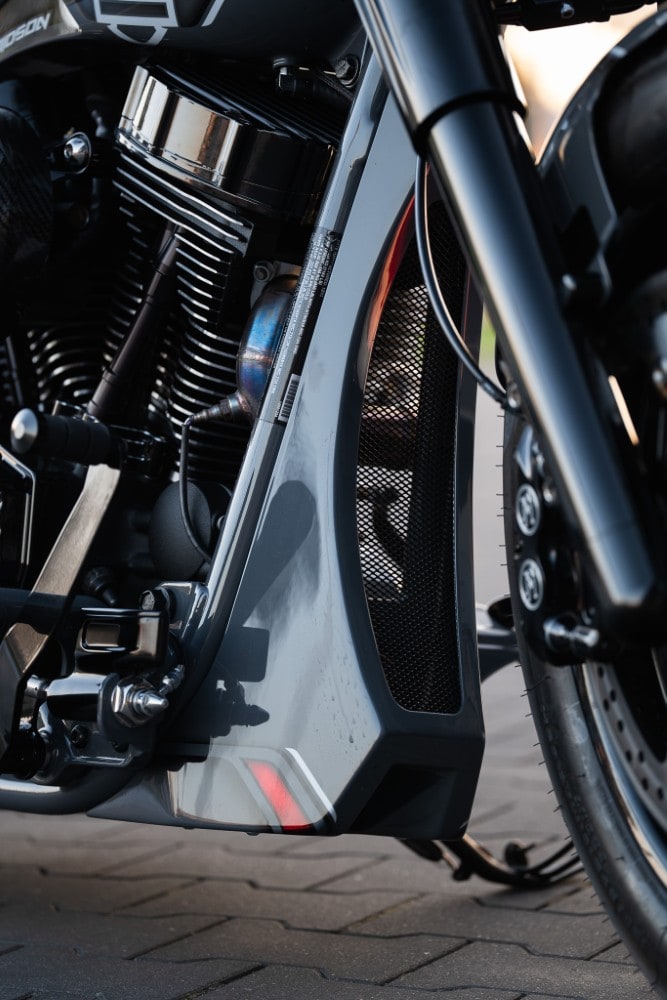 BTC Long Chin Spoiler TC - Softail 08-17