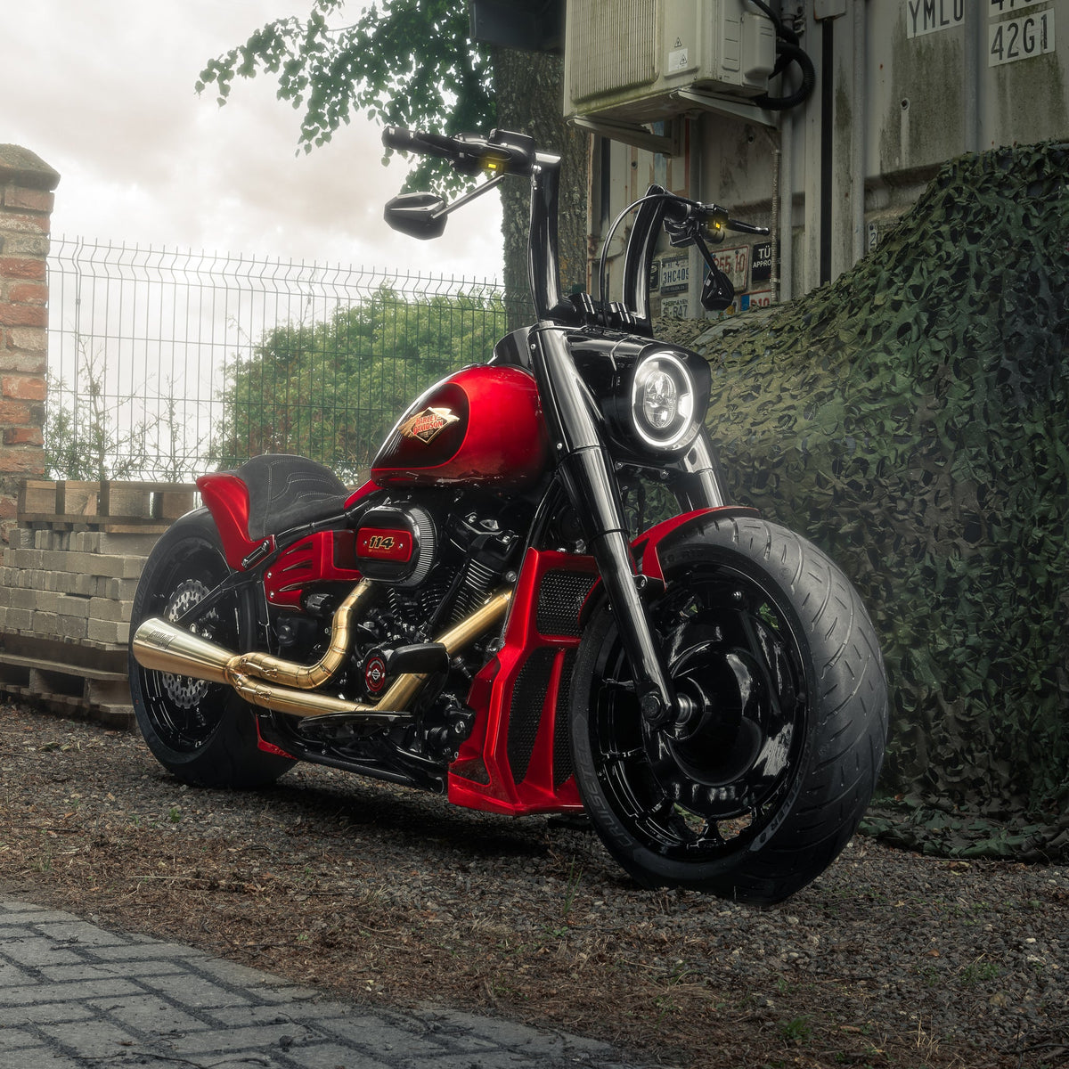 Killer Custom Rear Fender "Avenger" with Integrated Lights - Breakout / Fat Boy 25-up