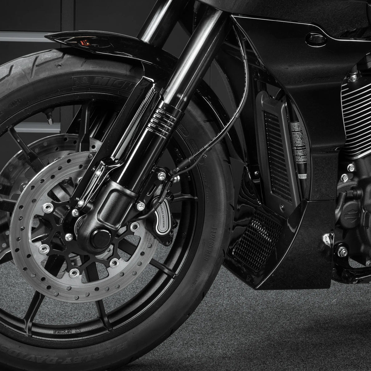 Killer Custom Front Axle Cover Set, Upside-Down Fork - Softail 18-up