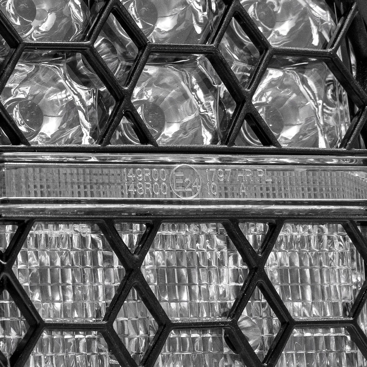 Killer Custom 5 3/4" Honeycomb LED Headlight - Street Bob / Low Rider S / Breakout 18-up