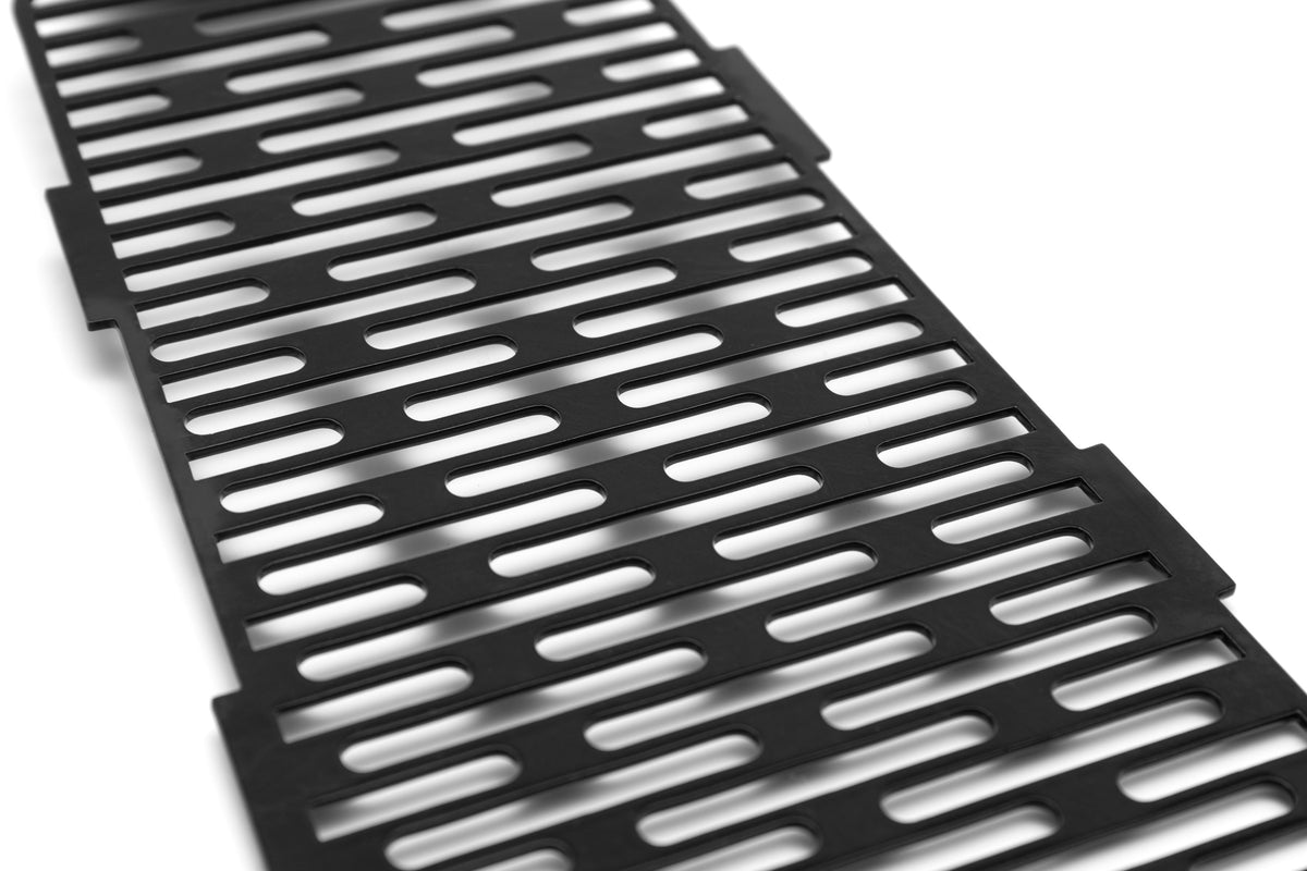 Killer Custom Oil Radiator Guard - Softail 18-up