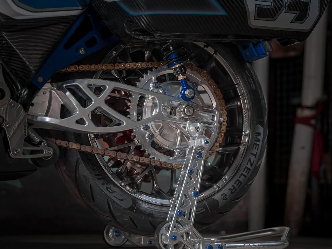 Raceworks Billet Swingarm RR Style - Touring 09 - up - Henne Company