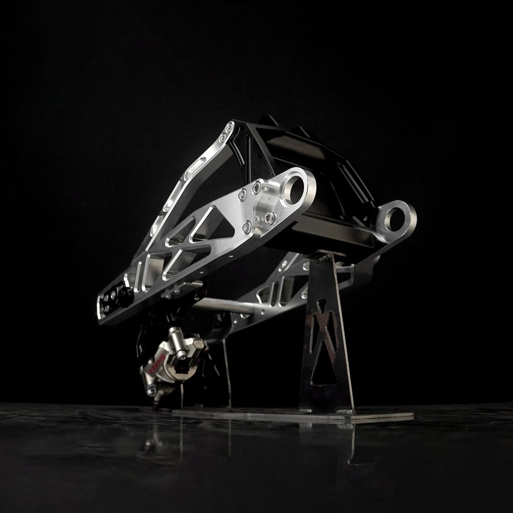 Raceworks Billet V1 Swingarm - Softail Narrow 18 - up - Henne Company