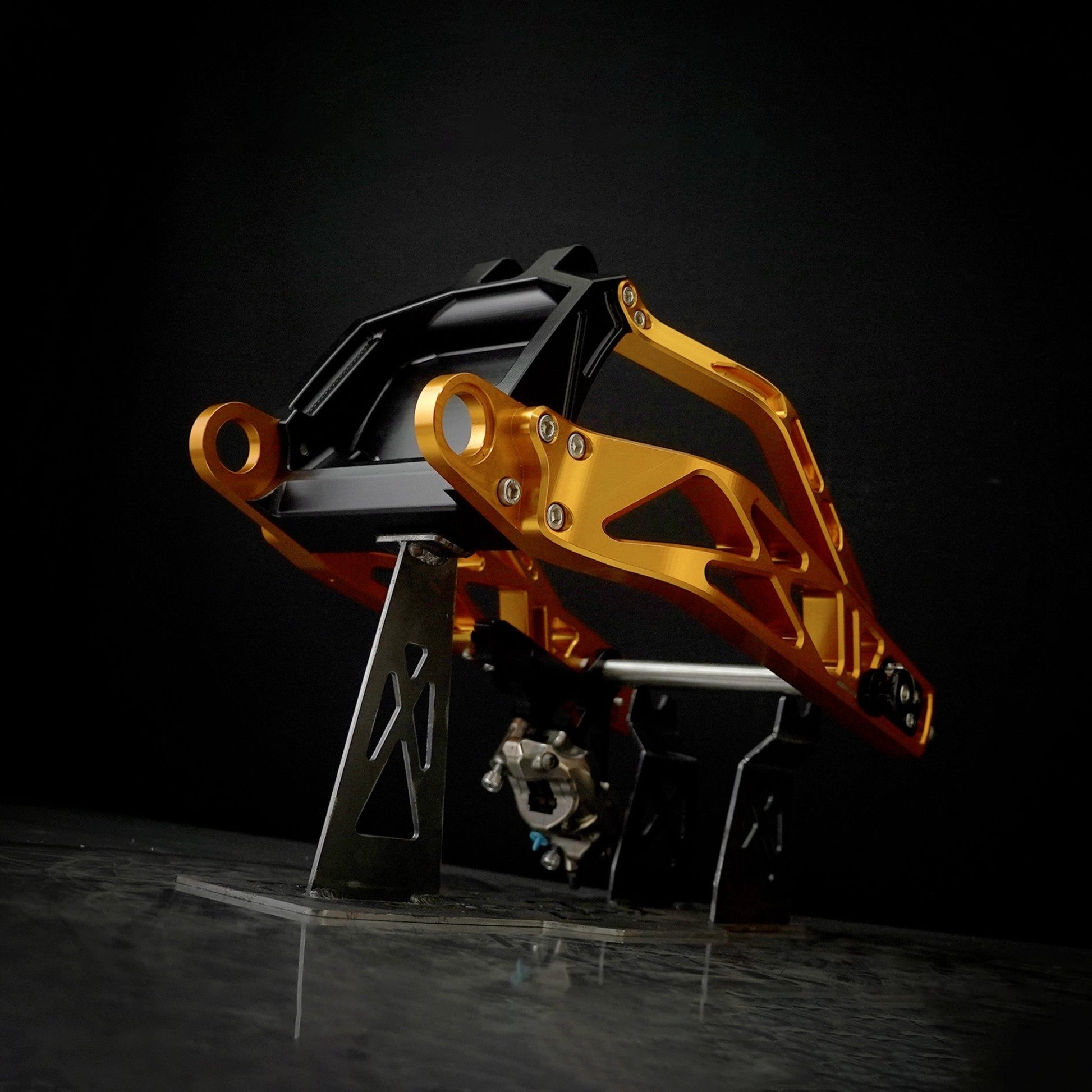 Raceworks Billet V1 Swingarm - Softail Narrow 18 - up - Henne Company