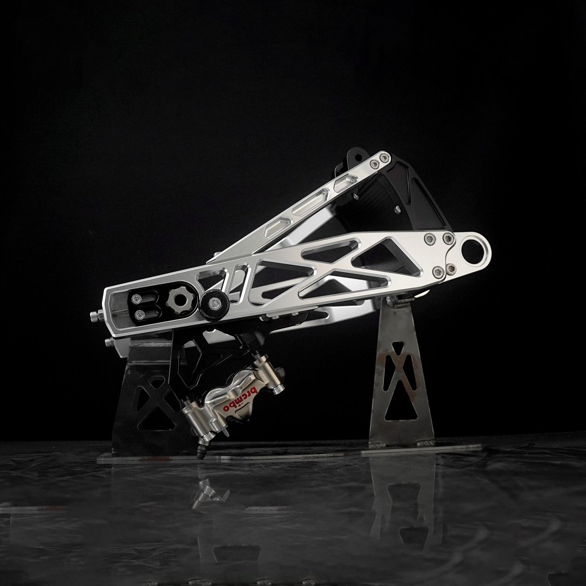 Raceworks Billet V1 Swingarm - Softail Narrow 18 - up - Henne Company