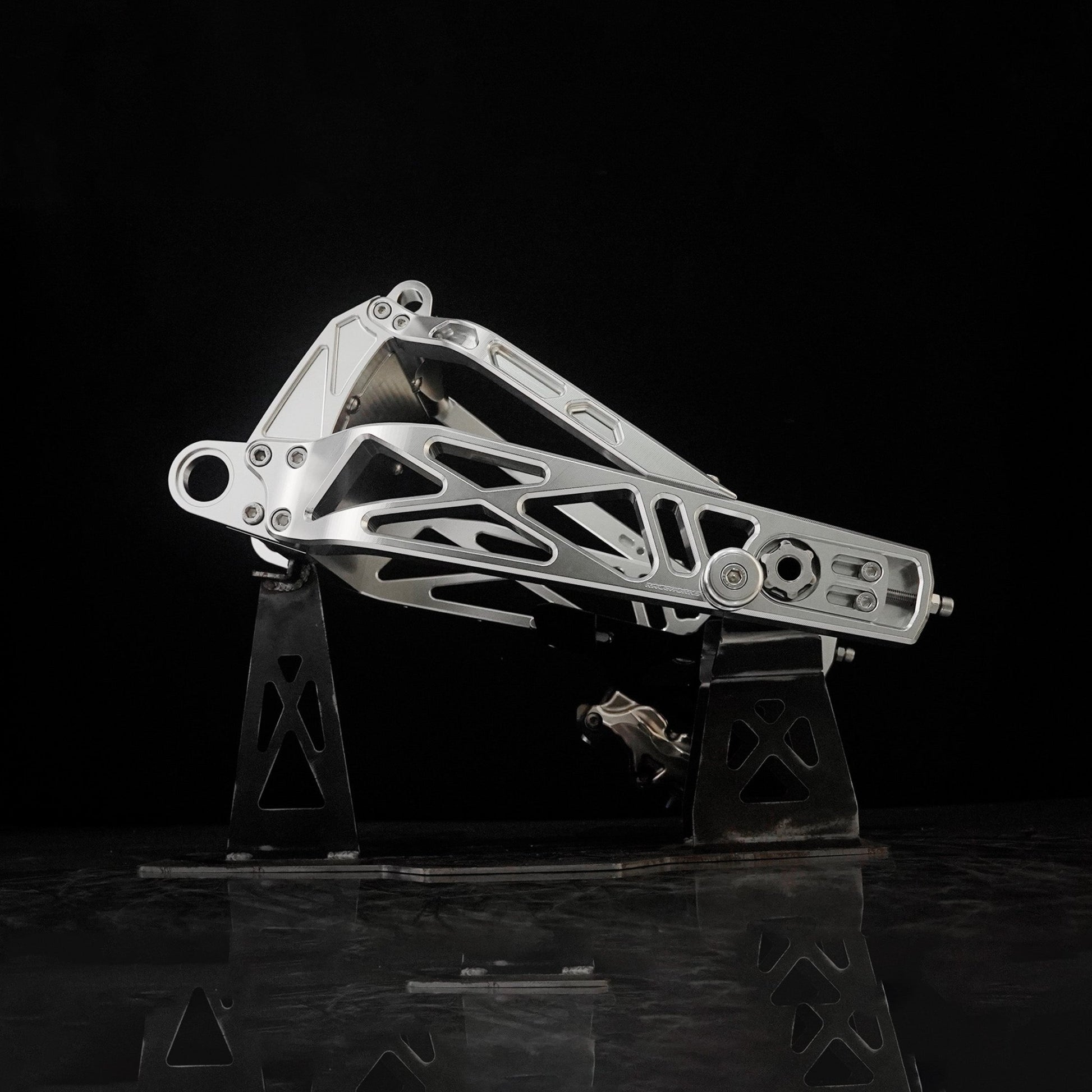 Raceworks Billet V1 Swingarm - Softail Narrow 18 - up - Henne Company