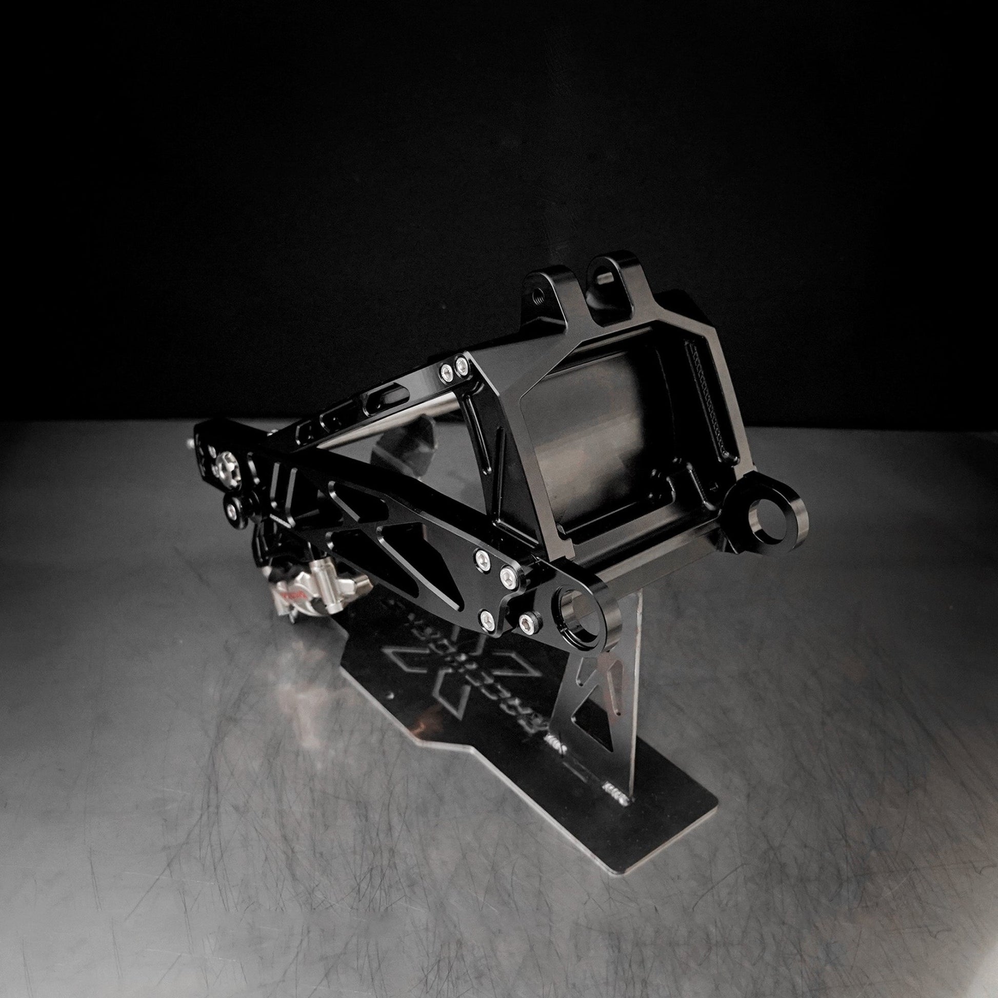 Raceworks Billet V1 Swingarm - Softail Narrow 18 - up - Henne Company