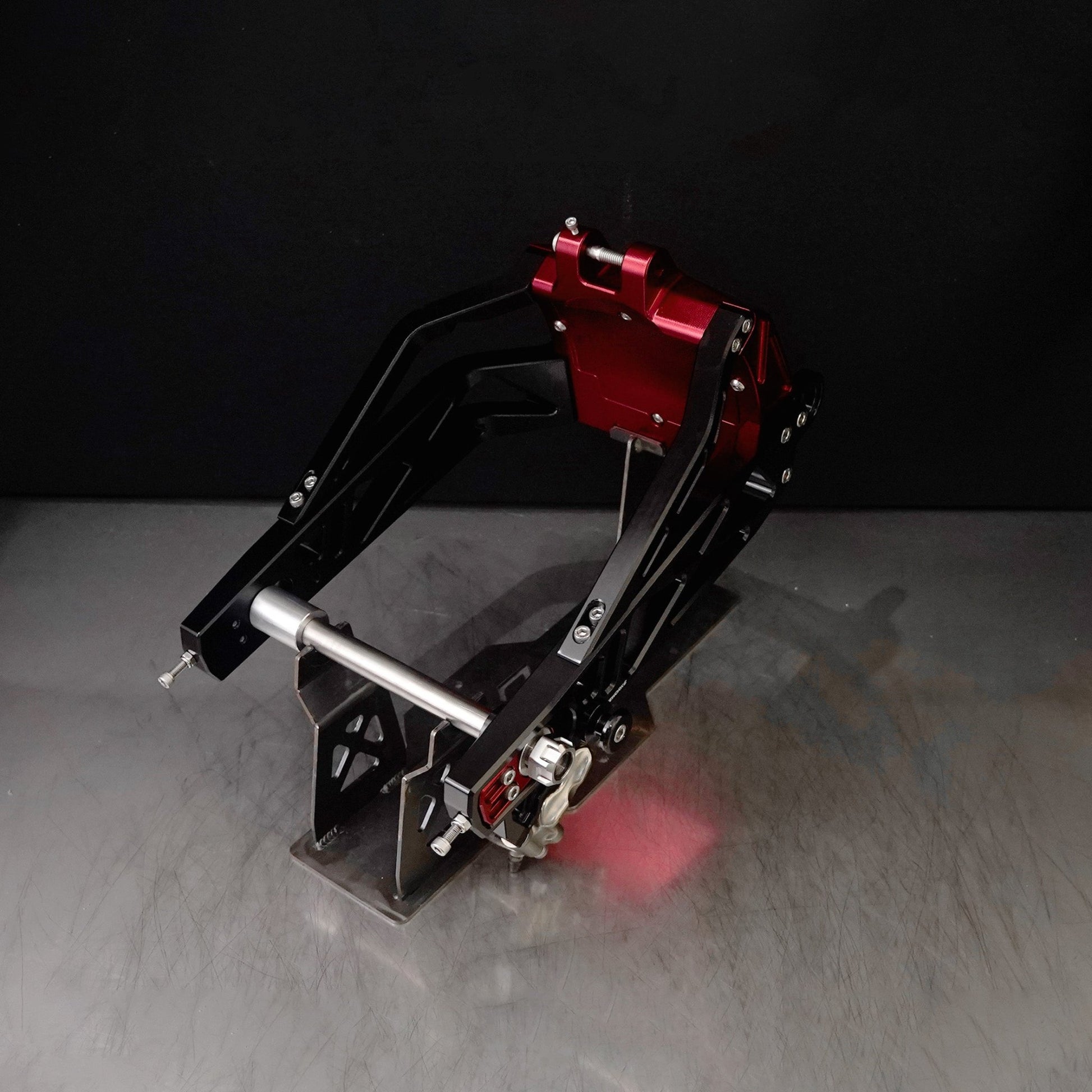 Raceworks Billet V1 Swingarm - Softail Narrow 18 - up - Henne Company