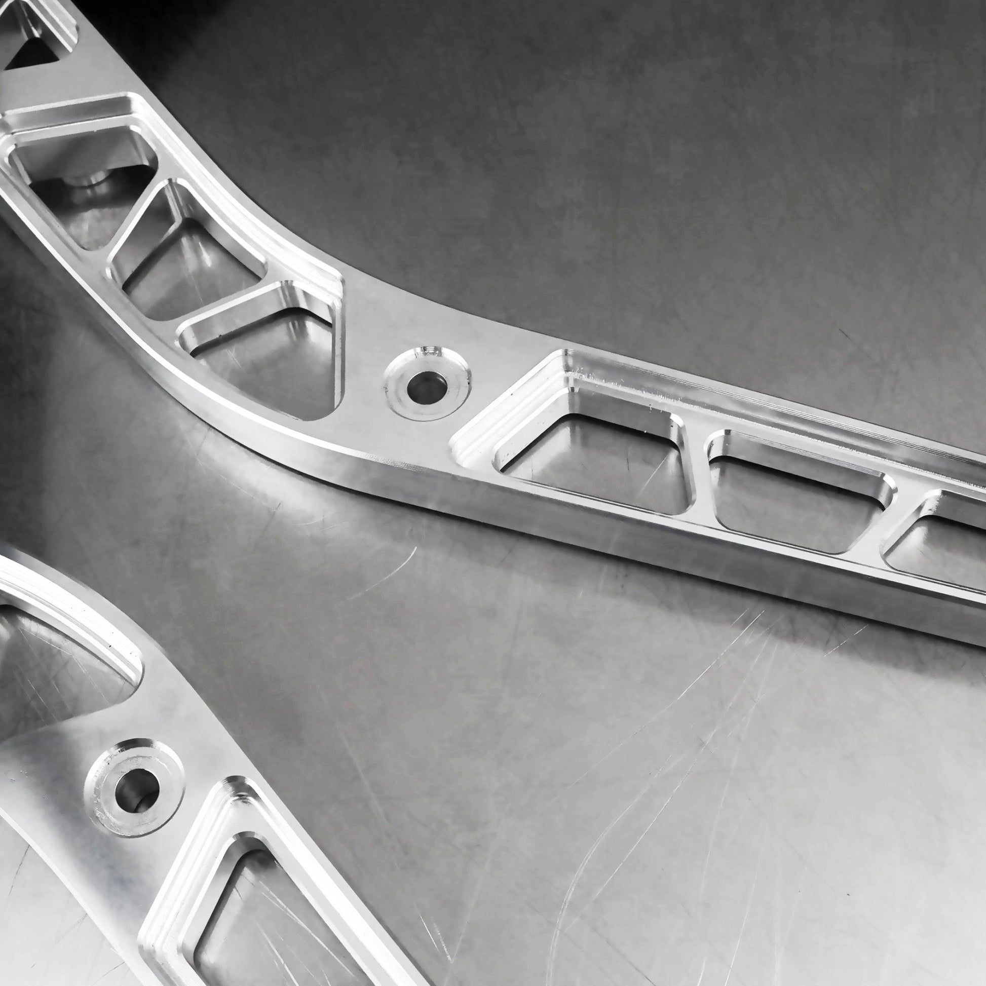Raceworks Fender Struts V1.2.1 Softail - Low Rider /S/ST 18 - up - Henne Company