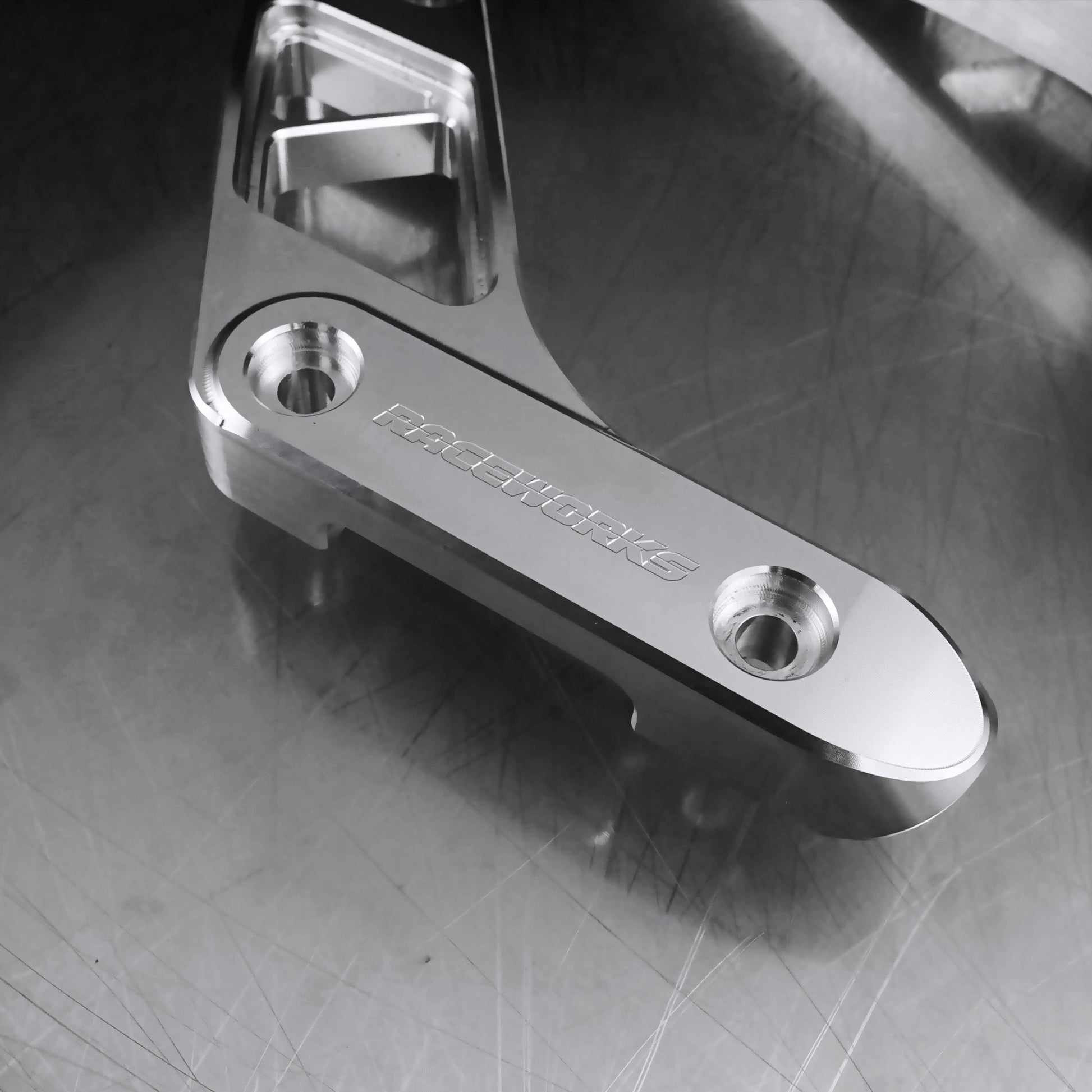 Raceworks Fender Struts V1.2.1 Softail - Low Rider /S/ST 18 - up - Henne Company