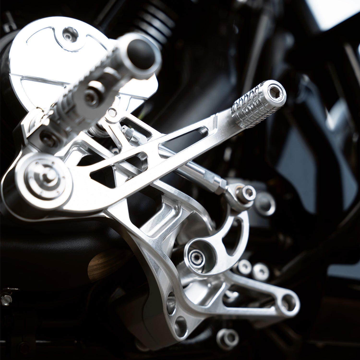 Raceworks Mid Controls Kit RR Style - Touring 14 - up - Henne Company