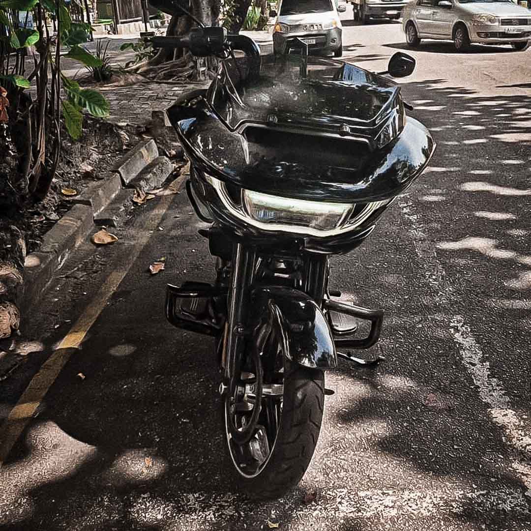 Wings Custom Diablo Chopper Brutale 1-1/2" Engine Guard / Crash Bar - Road Glide 14-26 - Gloss Black / Matte Black