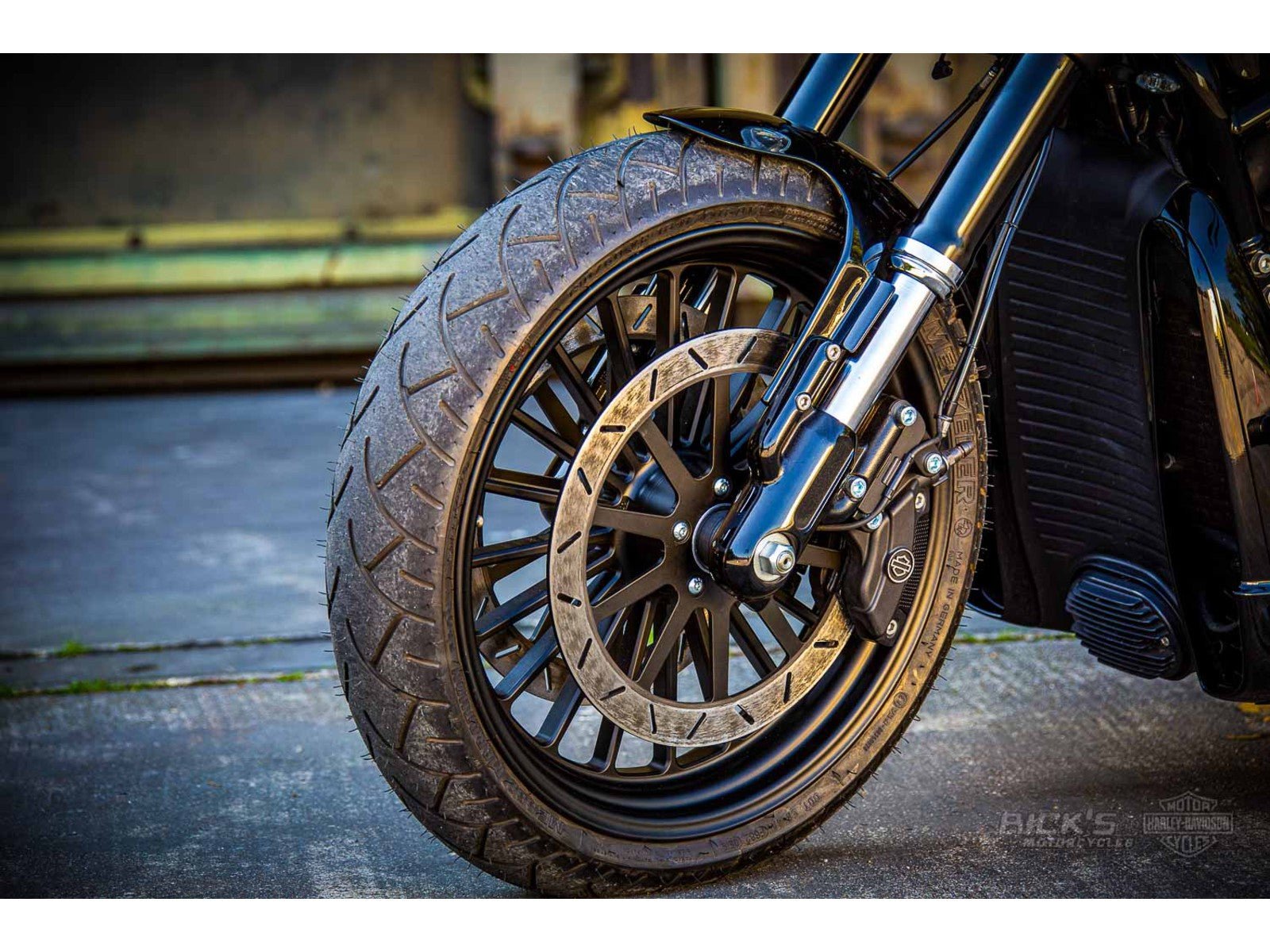 Rick's 18" Front Fender - V - Rod 12 - 17 - Henne Company