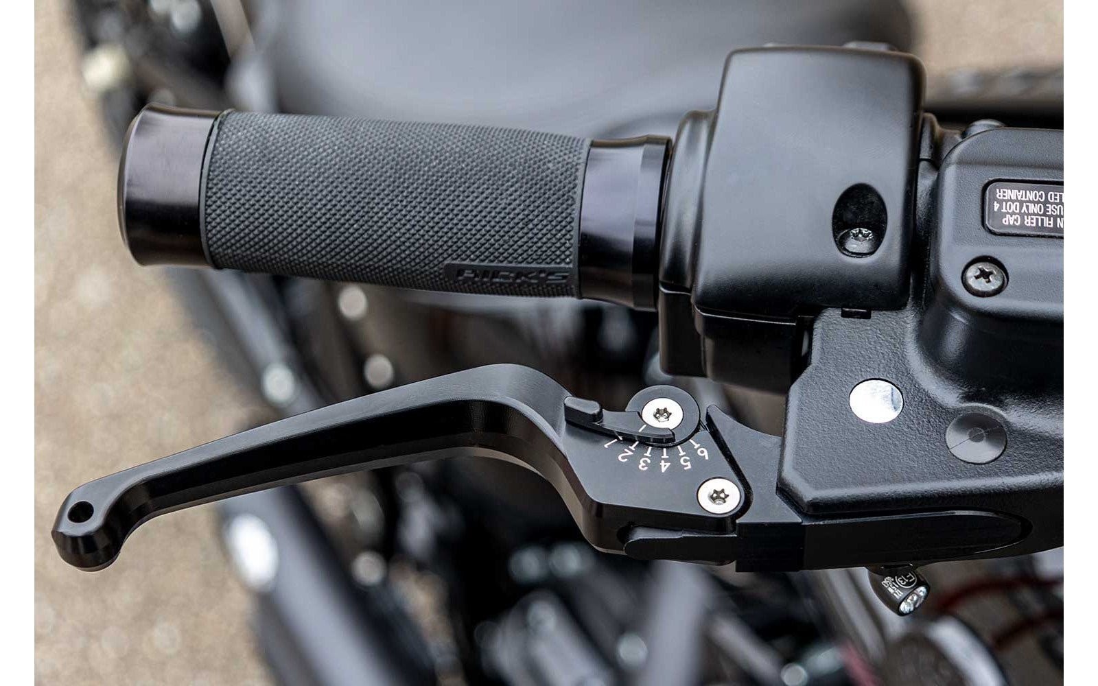 Rick's Adjustable Levers "Classic" Set - Dyna 96 - 17 / Softail 99 - 14 - Henne Company