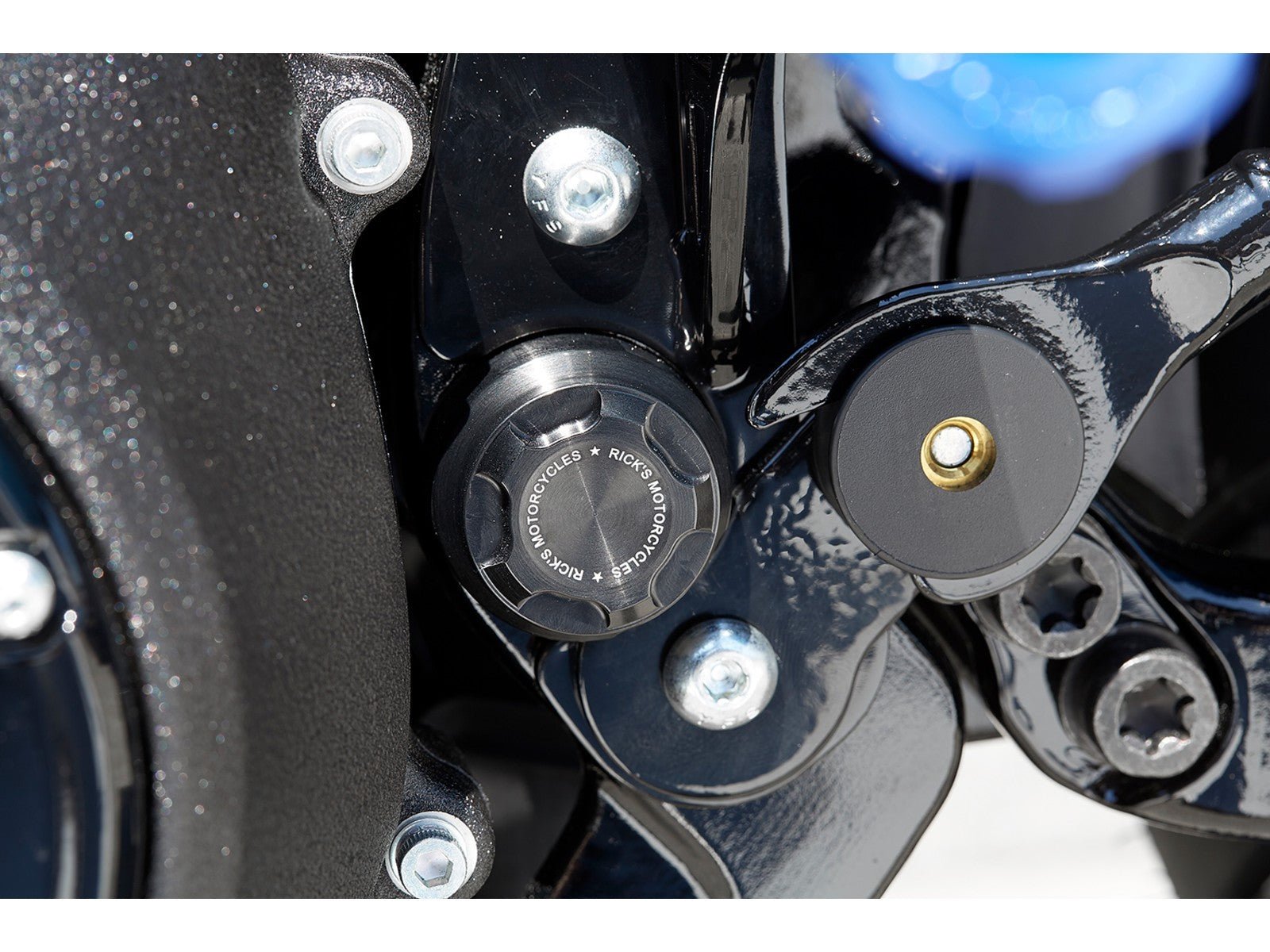 Rick's Axle Cover Set Premium - Fat Boy / Breakout 18 - up - Henne Company