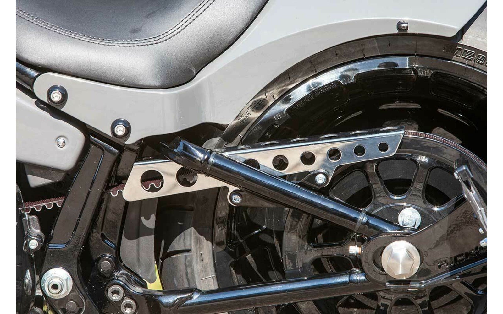 Rick's Belt Guard Gloss Round Cut - Softail 18 - up - Henne Company