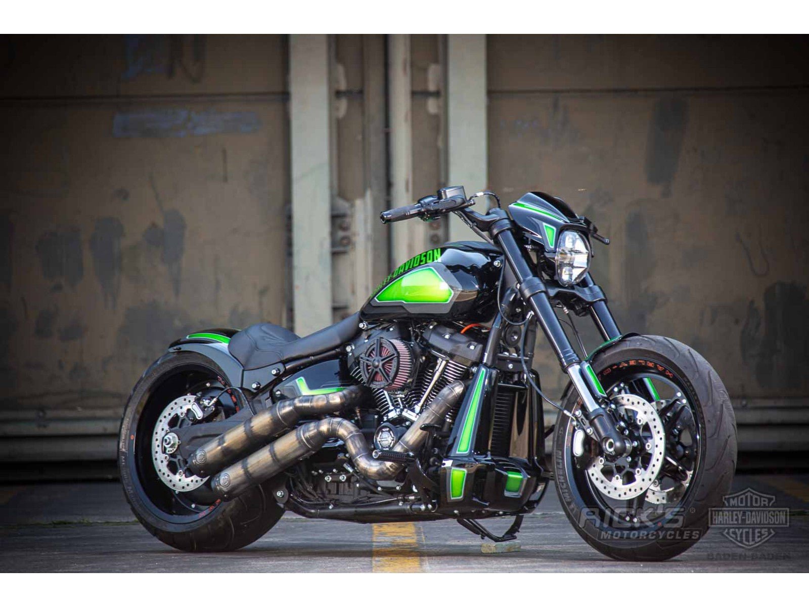 Rick's Footpegs "AK4.7" Black - Softail 18 - up / Sportster S - Henne Company