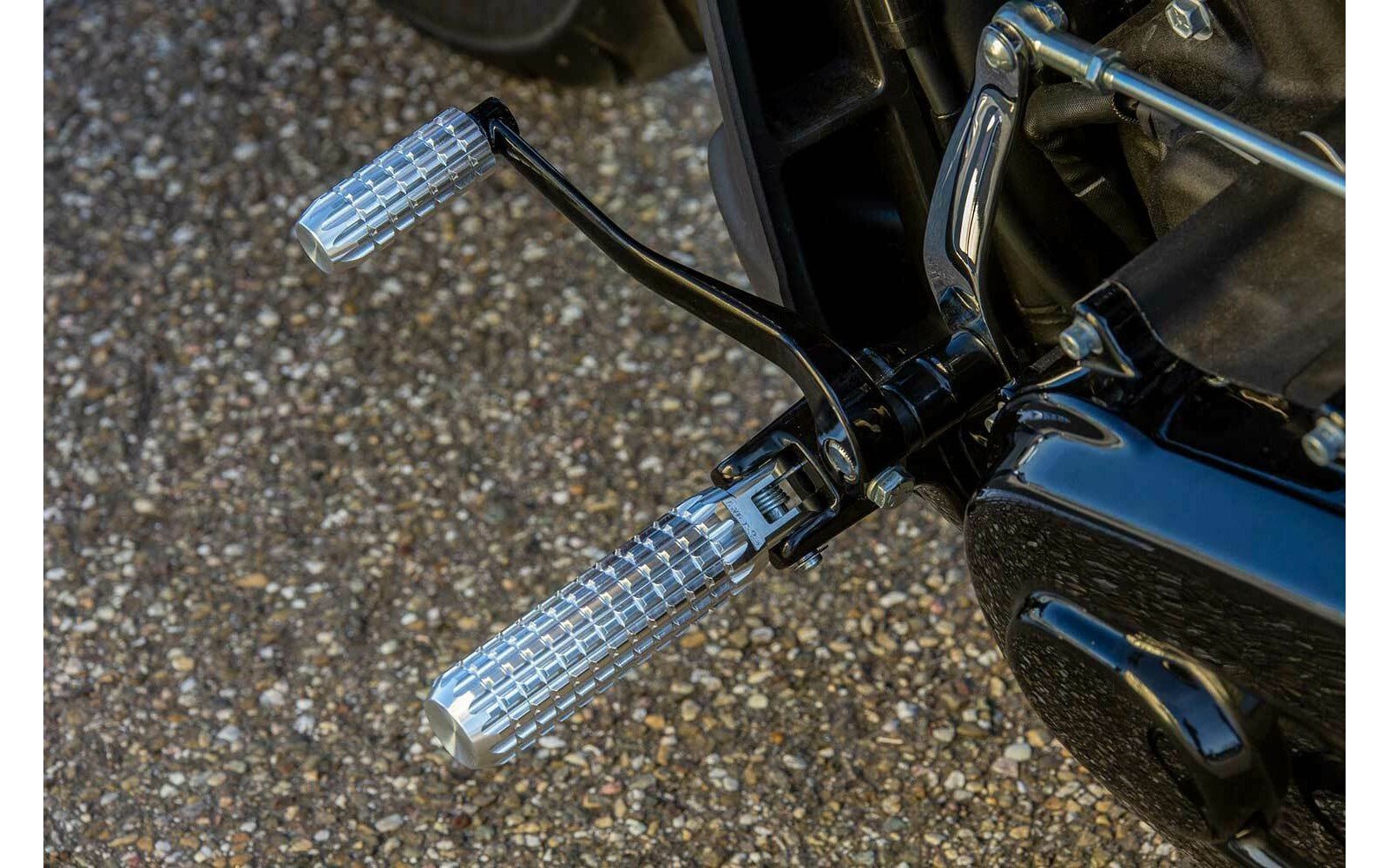 Rick's Footpegs "AK4.7" Raw - Softail 18 - up / Sportster S - Henne Company