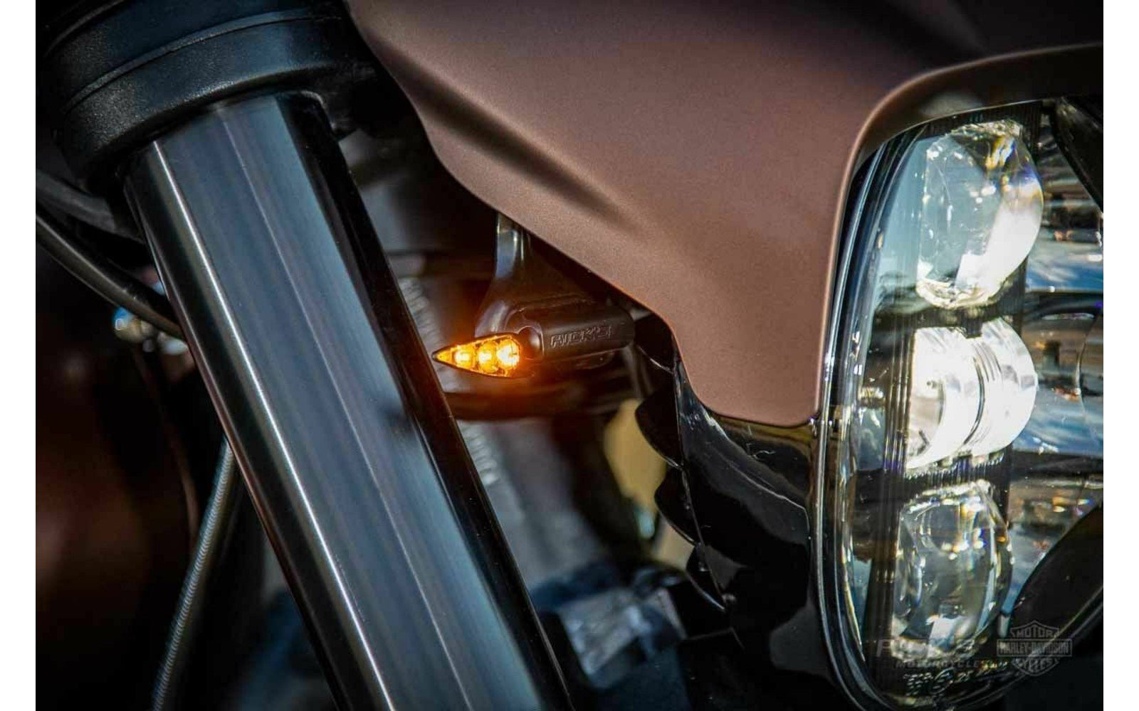 Rick's Front Indicator Brackets (with indicators) - FXDR - Henne Company
