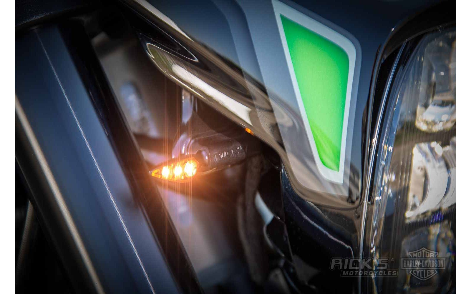Rick's Front Indicator Brackets (with indicators) - FXDR - Henne Company