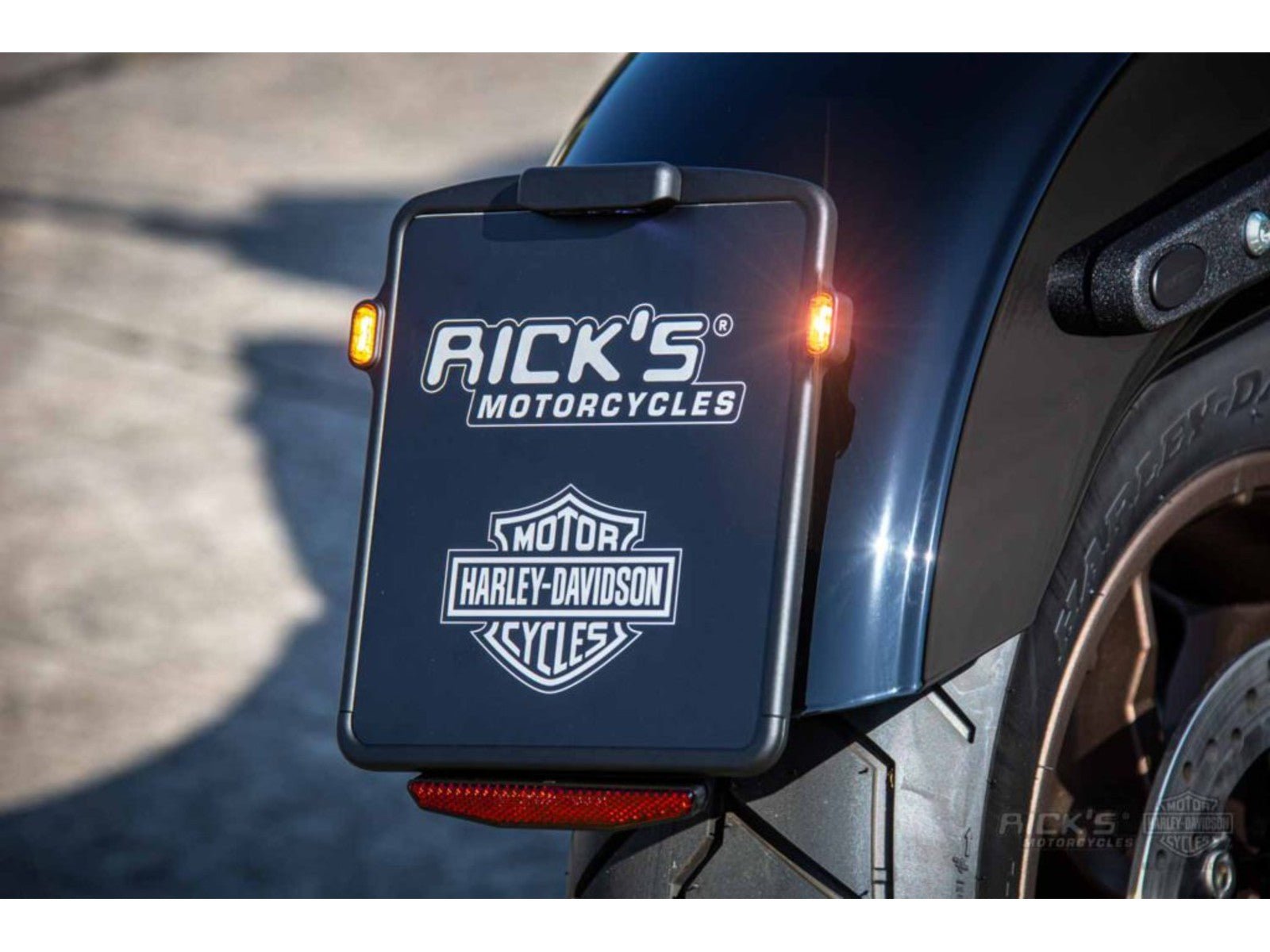 Rick's License Plate Base Plate with 3 - 1 Indicator - Universal - Henne Company