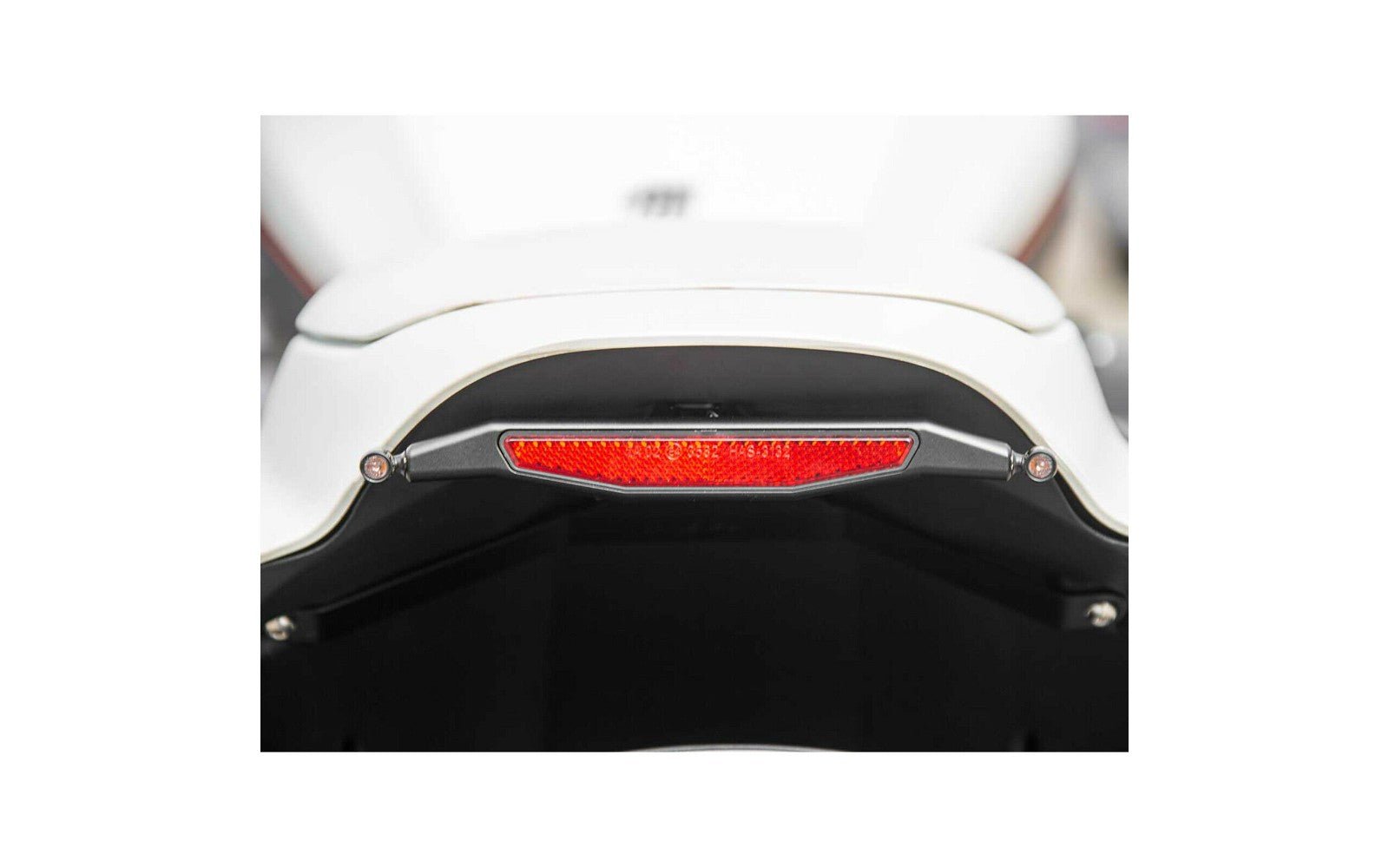 Rick's Rear Indicator Bracket (with indicators) - FXDR - Henne Company