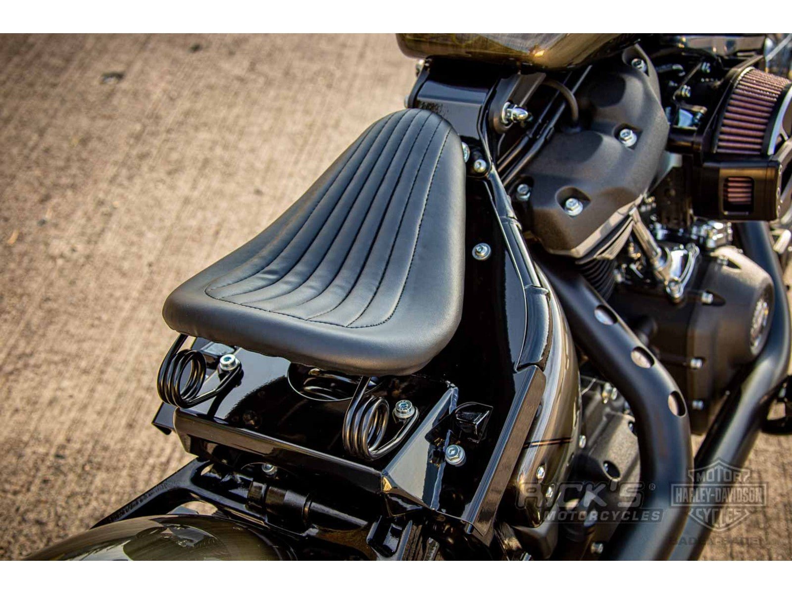 Rick's Solo Seat "Bobber" Conversion Bracket - Softail 18 - up - Henne Company