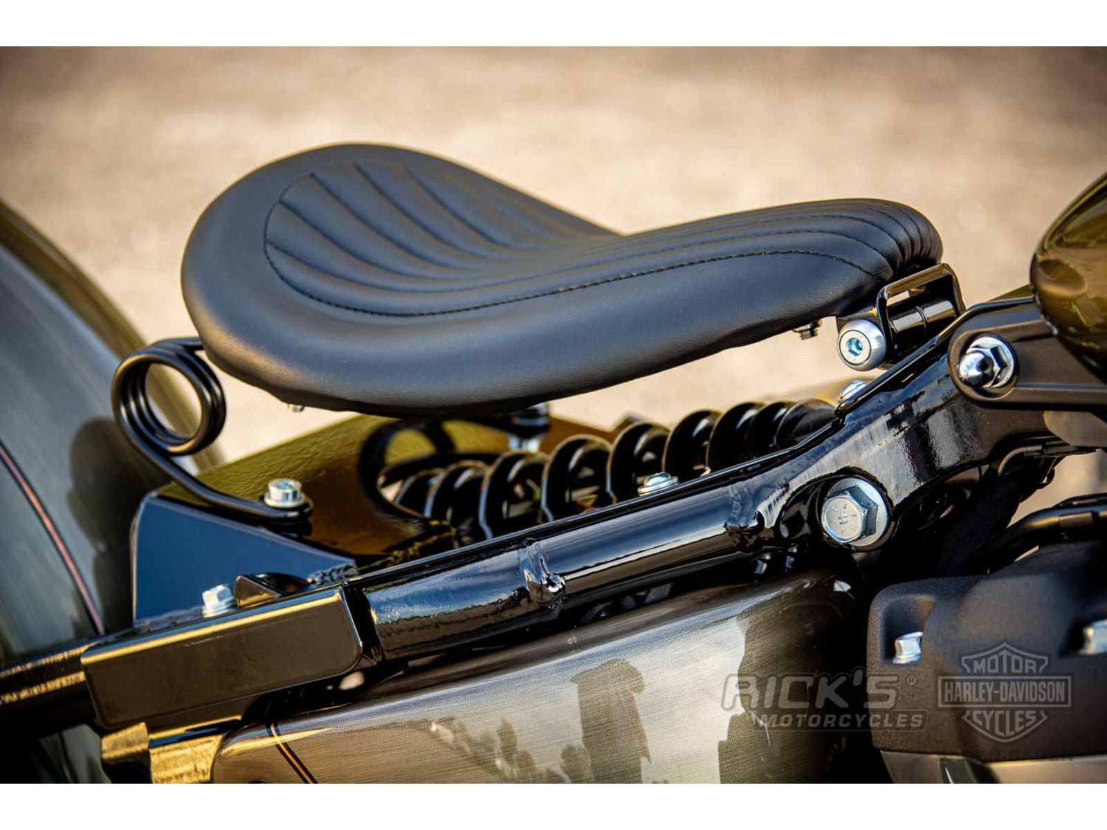 Rick's Solo Seat "Bobber" Conversion Bracket - Softail 18 - up - Henne Company