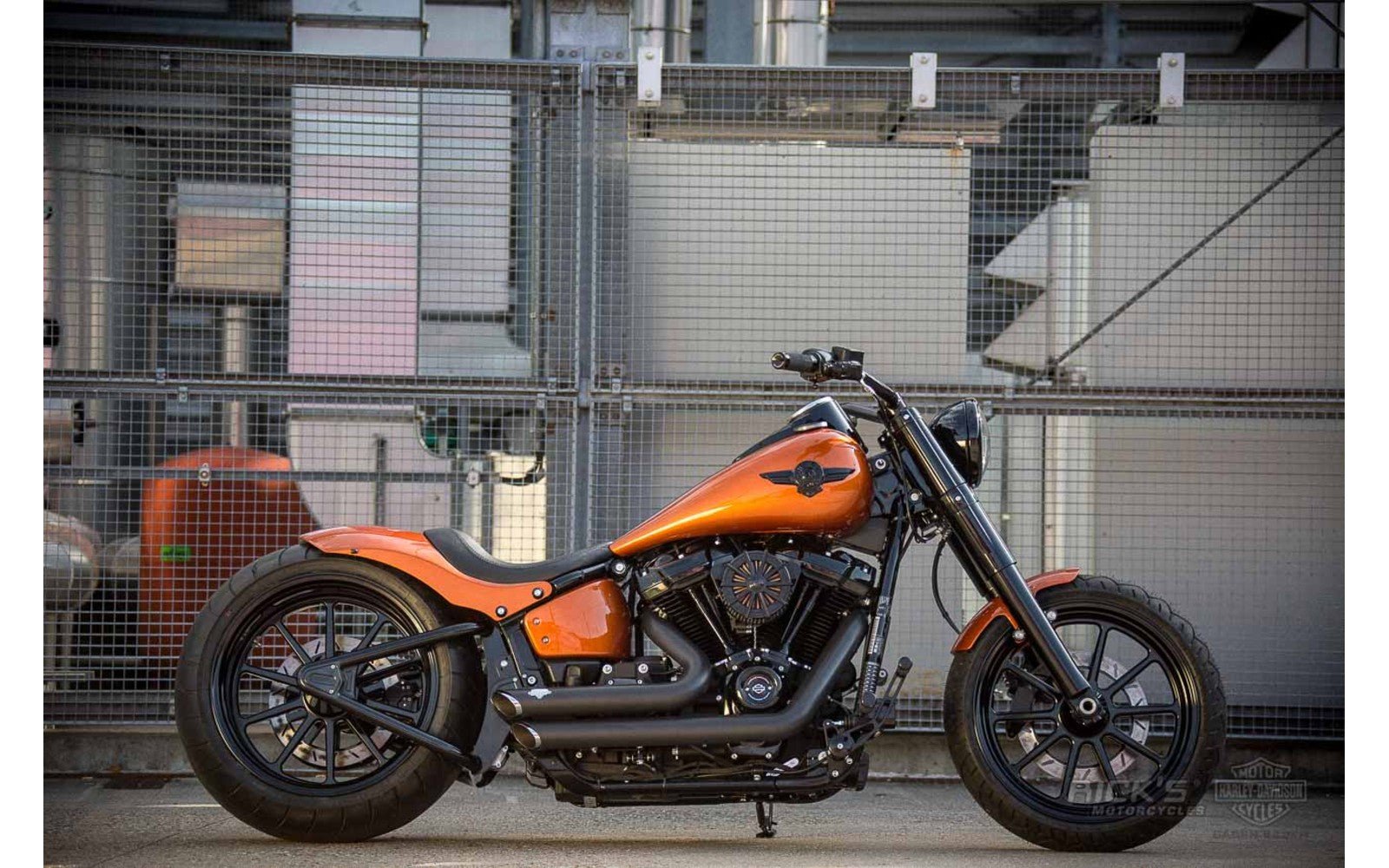 Rick's Steel Rear Fender 300 Tire - Softail Narrow 18 - up - Henne Company