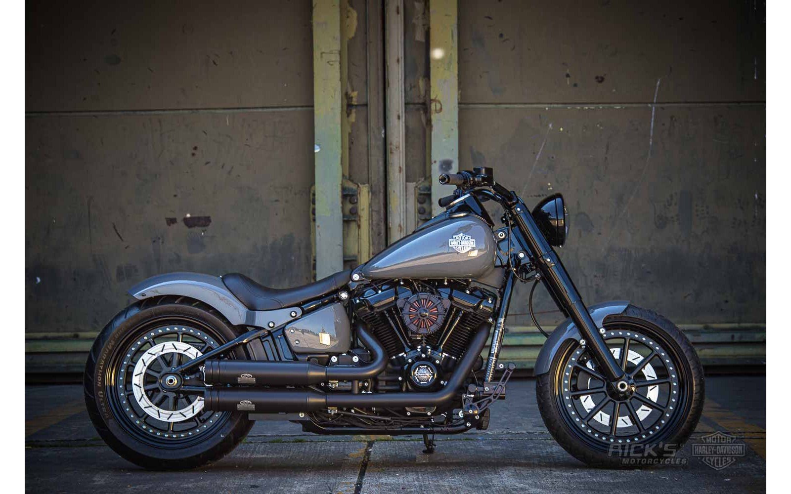 Rick's Steel Rear Rear Fender 200 Tire - Softail Narrow 18 - up - Henne Company