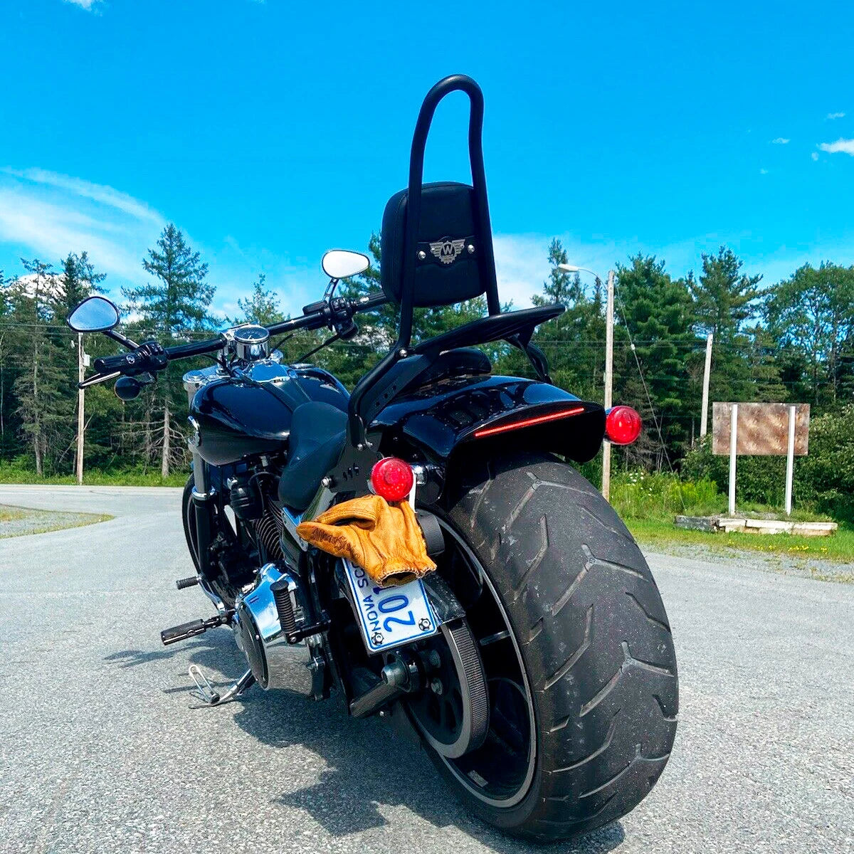 Wings Custom Sissy Bar King 20" Detachable with Luggage Rack - Breakout 13-26 - Gloss Black / Matte Black